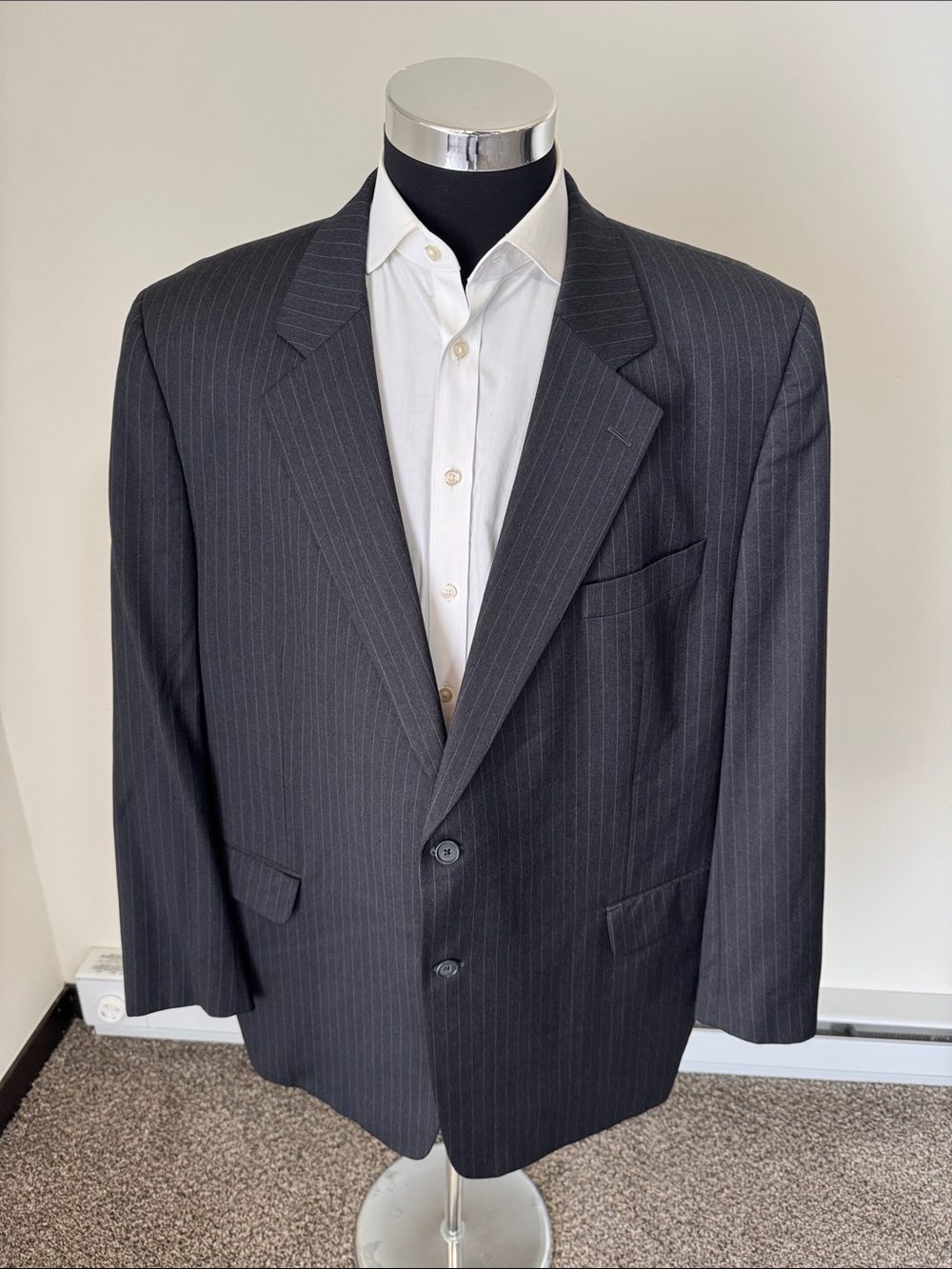 Jack Victor mens 52L grey pinstripe 2-button 100% wool suit w/ trousers EUC - Picture 2 of 8